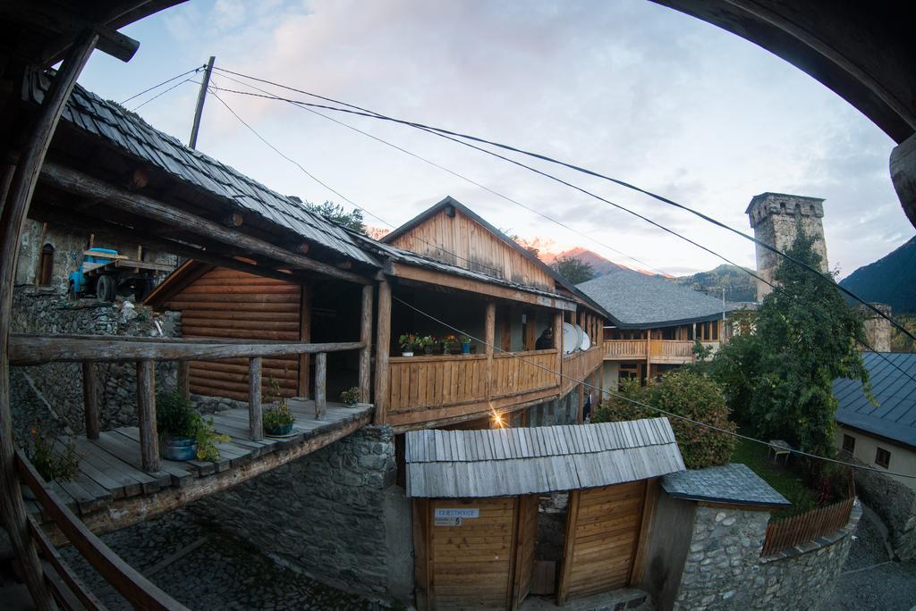 Mestialux Guesthouse Buitenkant foto